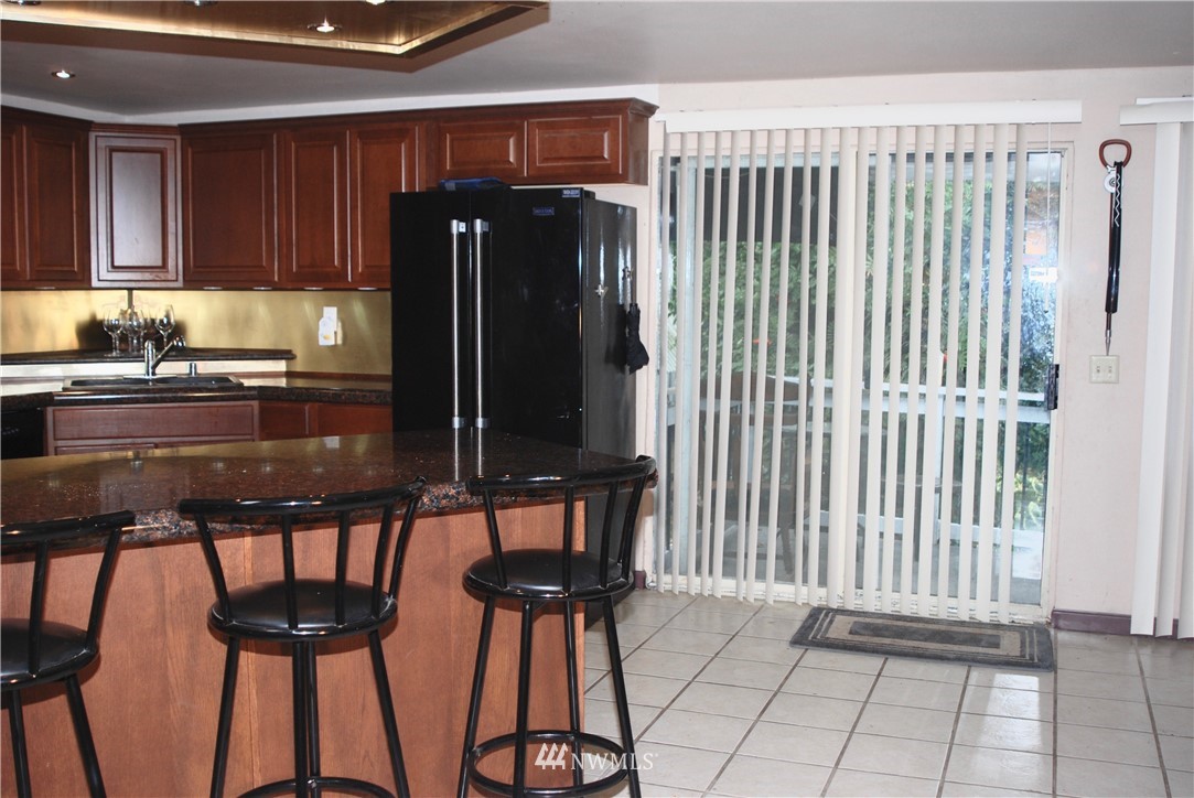 1308 Bluff Road Point Roberts, WA 98281 - Photo 7 of 25 Gallery Image 7