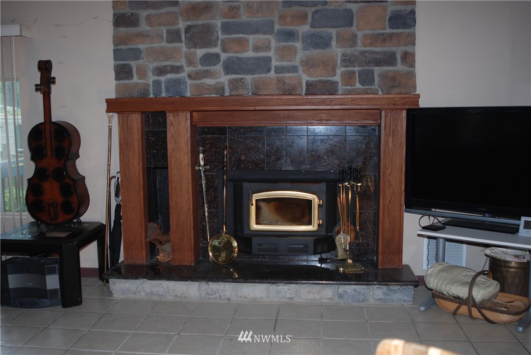 1308 Bluff Road Point Roberts, WA 98281 - Photo 9 of 25 Gallery Image 9