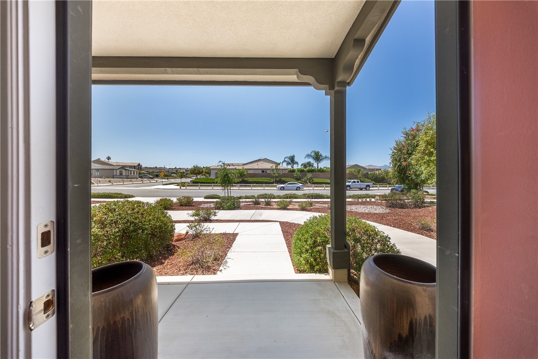 13862 Mardi Gras Lane Riverside, CA 92503 - Photo 8 of 68