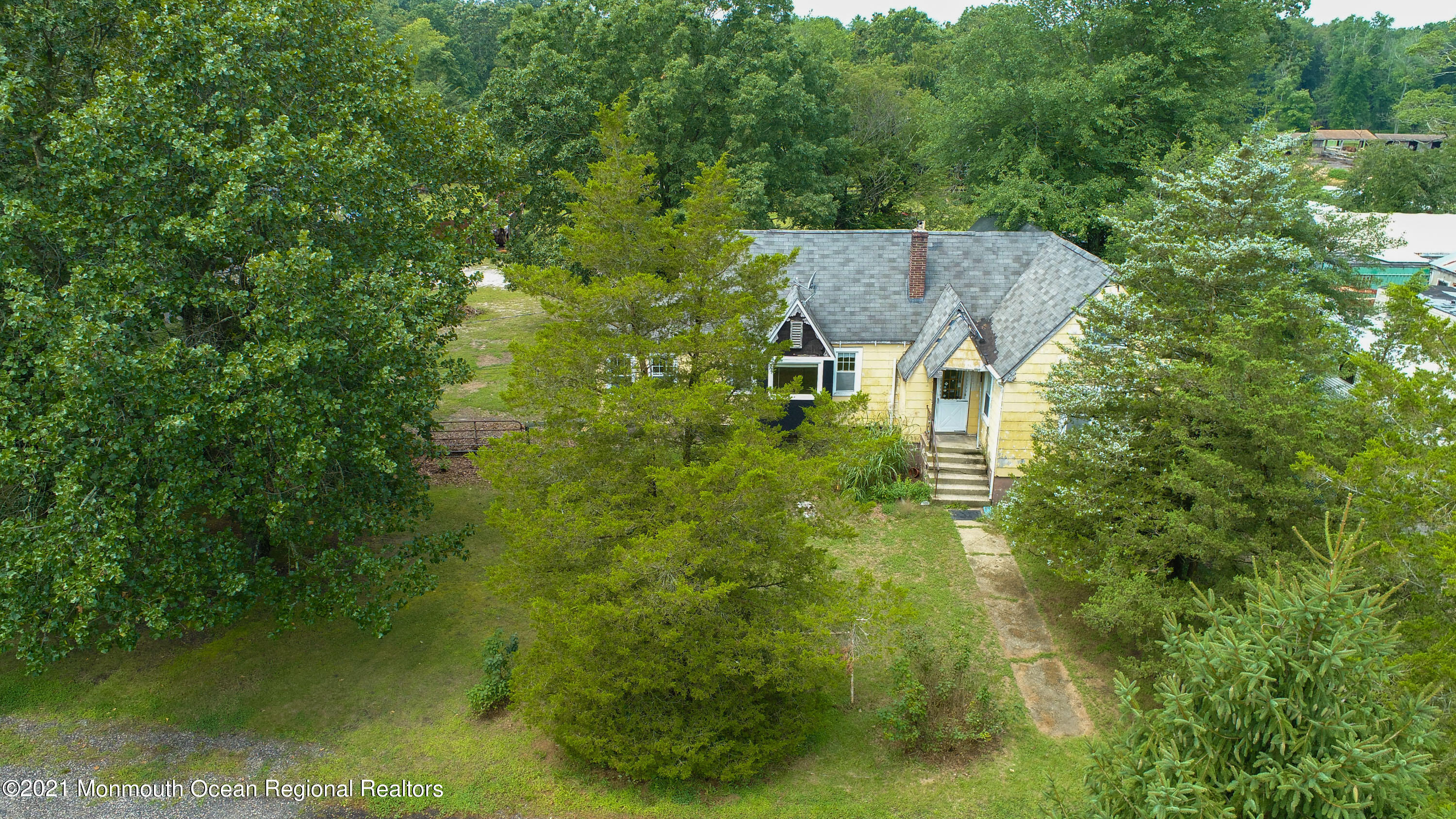 732 Hulses Corner Road Howell, NJ 07731 - Photo 3 of 11 DJI_0031