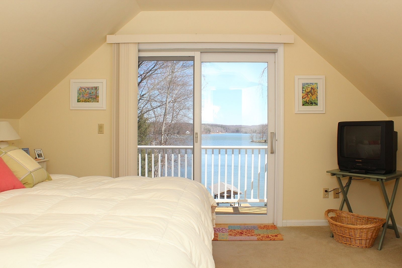 2011 Merriman Way Road Moneta, VA 24121 - Photo 29 of 48 Bedroom Upper Level Lake Side