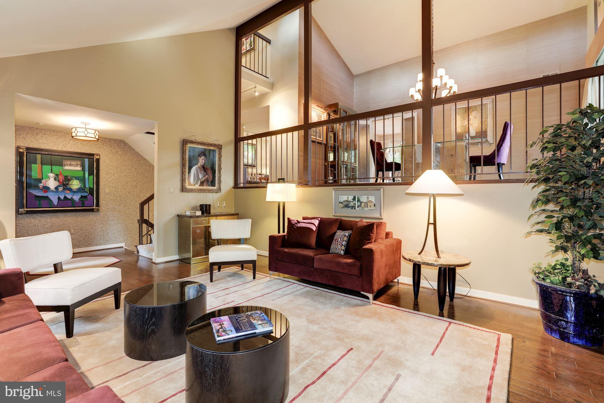 7308 Hooking Road McLean, VA 22101 - Photo 3 of 30 Open, Yet Private, Layout w/Great Flow!