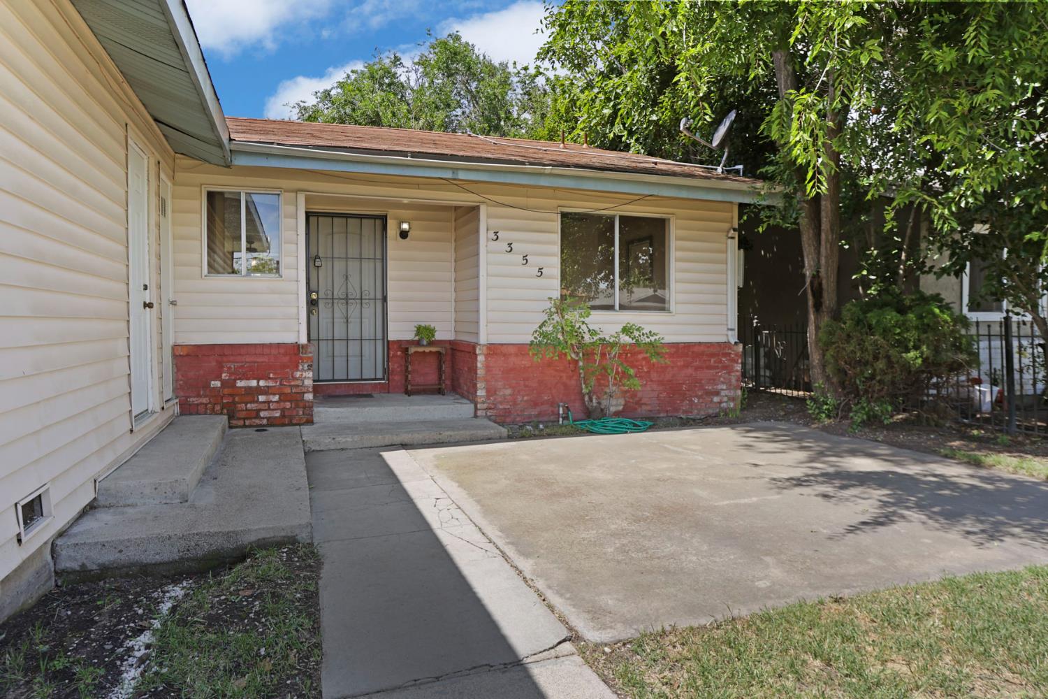 3355 Anne Street Stockton, CA 95206 - Photo 3 of 30
