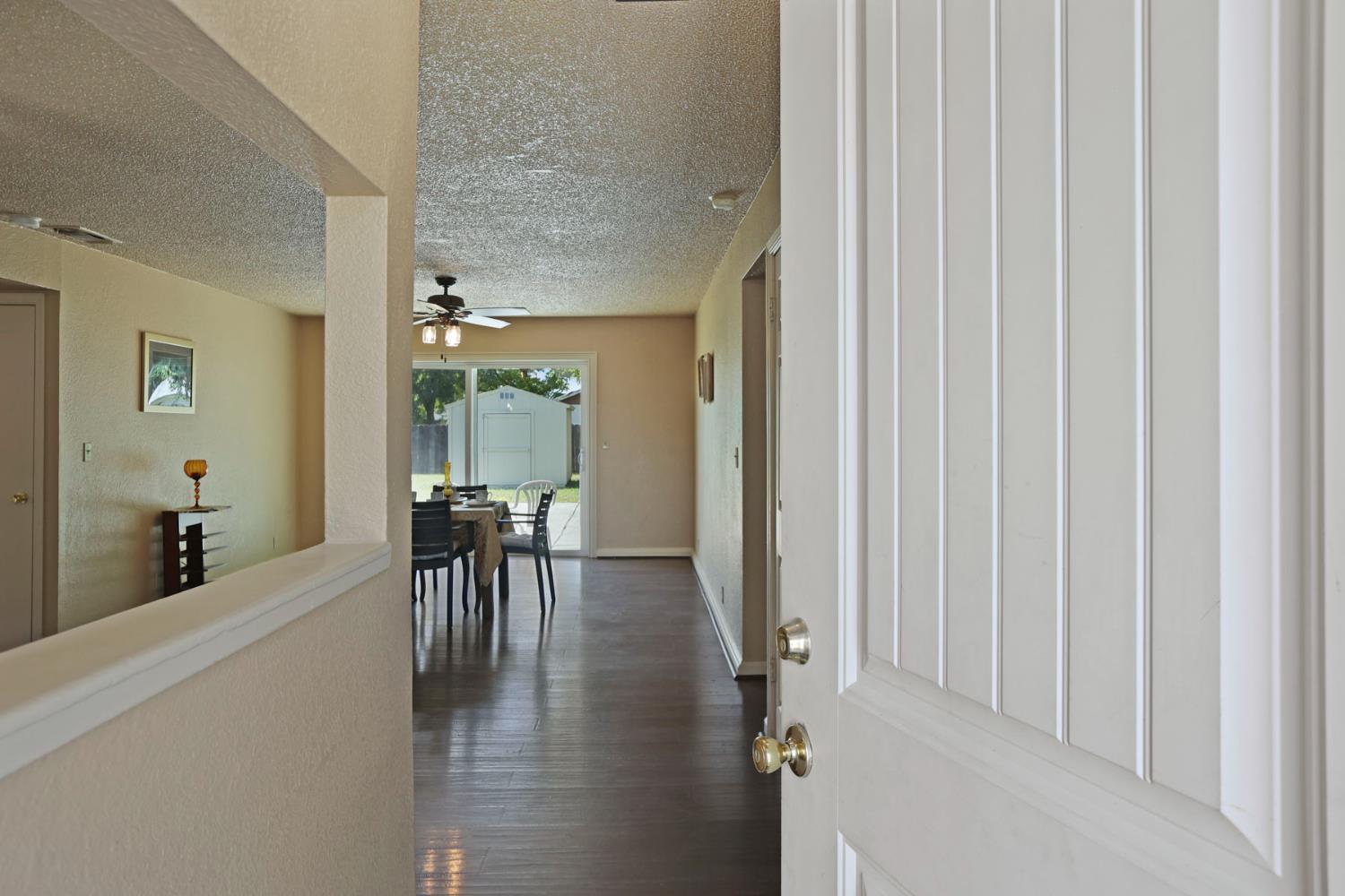 3355 Anne Street Stockton, CA 95206 - Photo 4 of 30