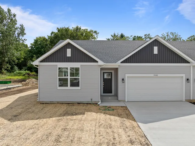 $387,950 | 1575 Meadowview Court, Whitewater, WI 53190
