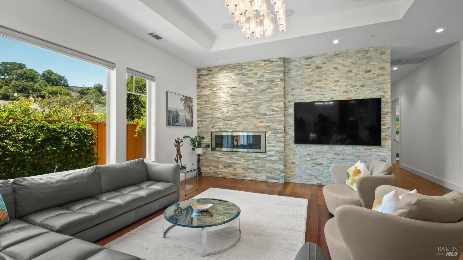 21 Eye Street San Rafael, CA 94901 - Photo 15 of 92