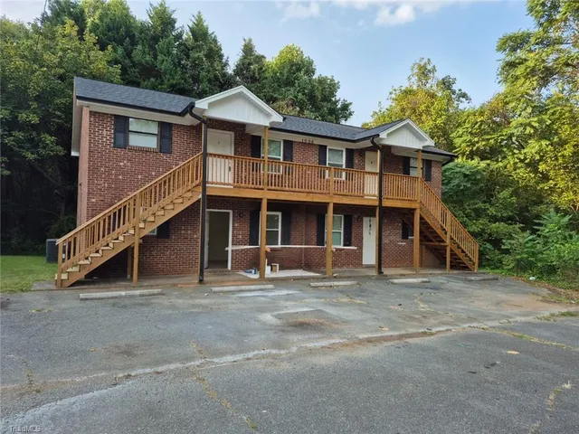 $350,000 | 1506 Oakshire Court, Winston-Salem, NC 27107