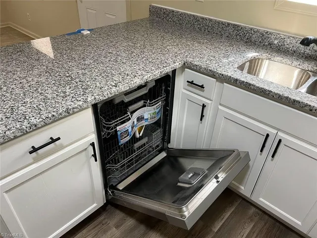 $350,000 | 1506 Oakshire Court, Winston-Salem, NC 27107