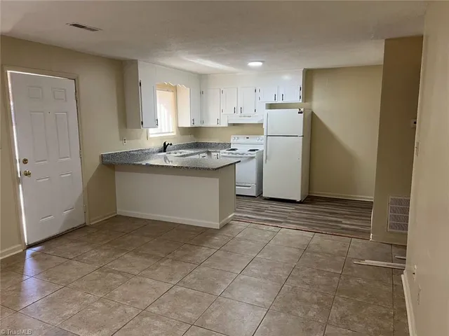 $350,000 | 1506 Oakshire Court, Winston-Salem, NC 27107