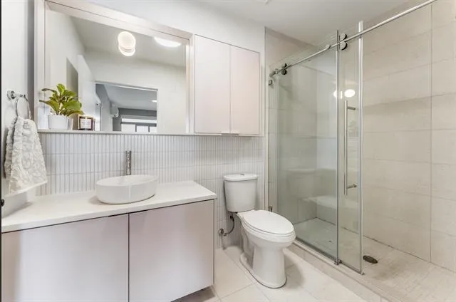 $2,600 | 873 Communipaw Avenue, Unit 213, Jersey City, NJ 07304