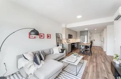 $2,600 | 873 Communipaw Avenue, Unit 213, Jersey City, NJ 07304