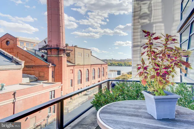 $2,995 | 1300 4th Street Southeast, Unit 414, Washington, DC 20003