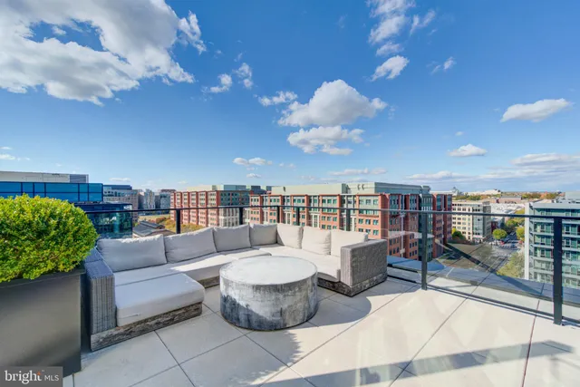 $2,995 | 1300 4th Street Southeast, Unit 414, Washington, DC 20003