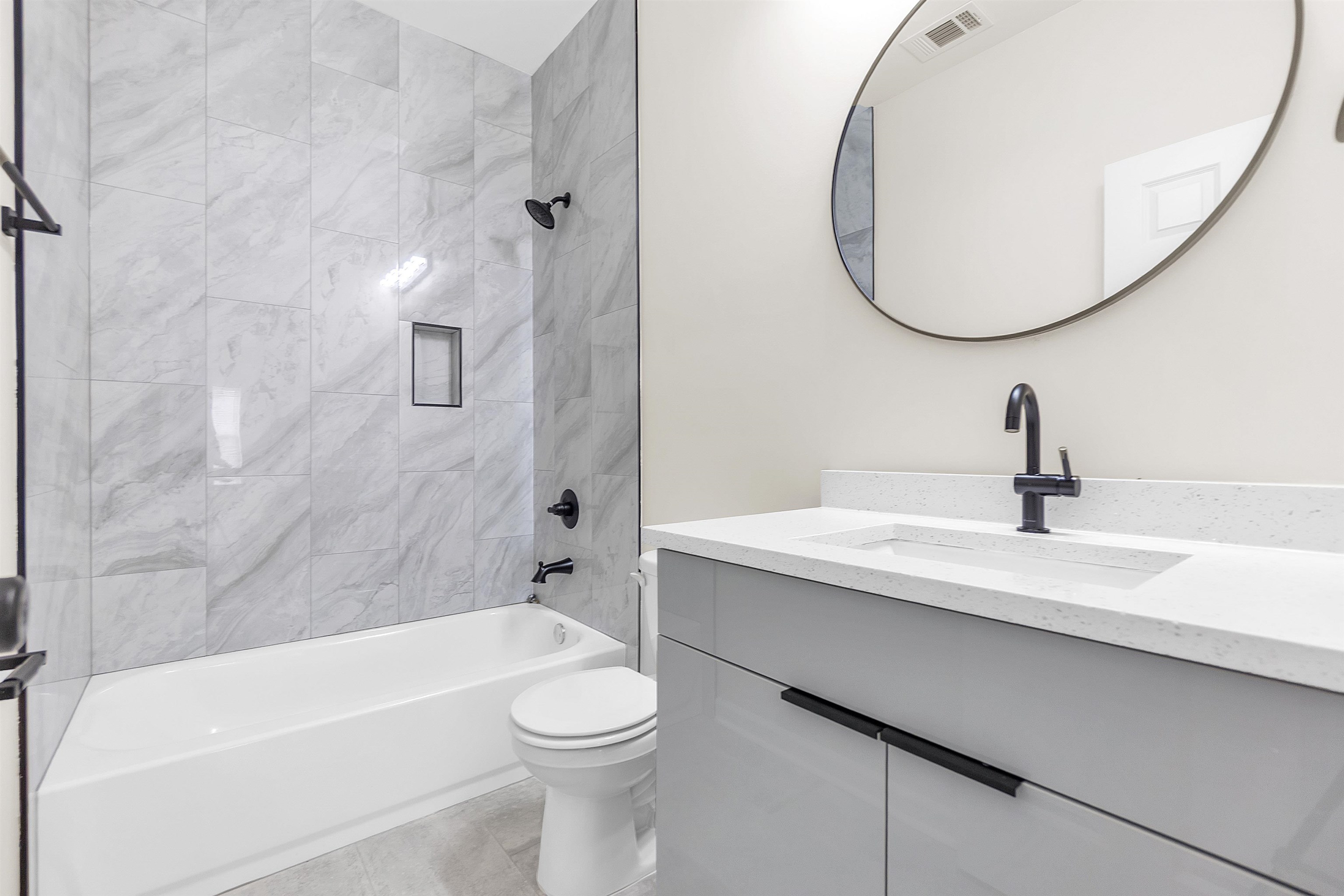 4397 Crescent Park Drive Memphis, TN 38141 - Photo 22 of 40 Full bathroom with tub / shower combination, visible vents, toilet, and vanity