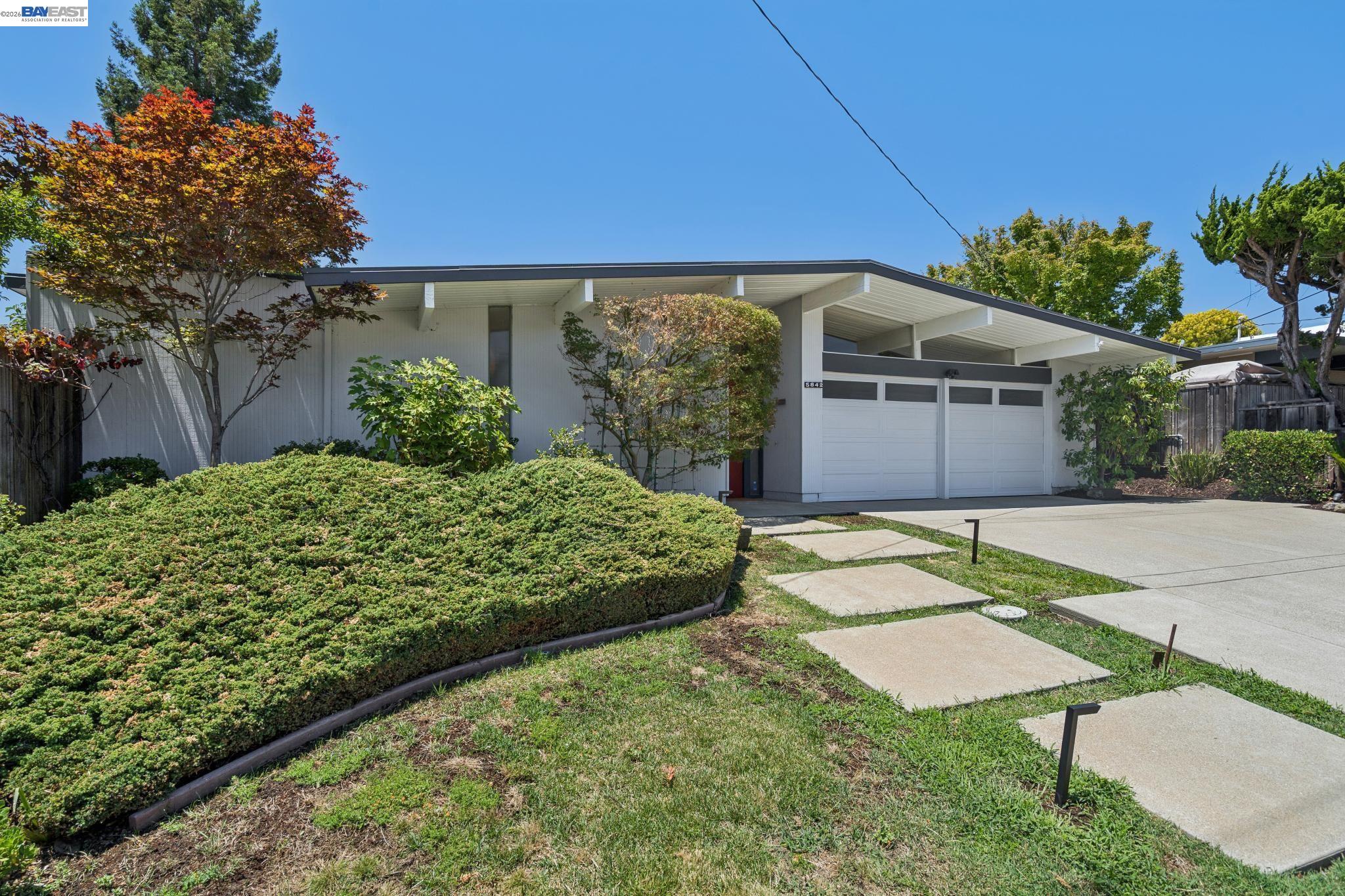 5842 Highwood Road Castro Valley, CA 94552 - Photo 2 of 93