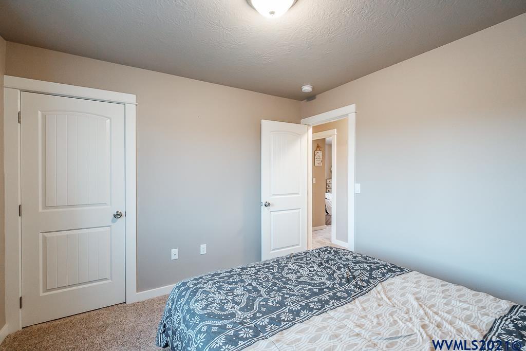 1145 South 9th Street Lebanon, OR 97355 - Photo 30 of 42