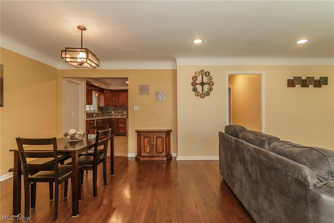 1107 Haverston Road Lyndhurst, OH 44124 - Photo 10 of 30