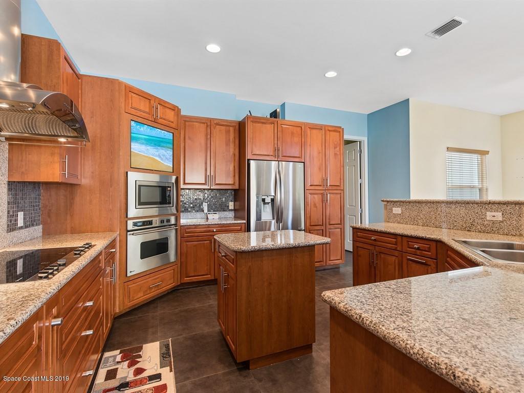 2356 North Riverside Drive Melbourne, FL 32903 - Photo 12 of 48 012_65336543