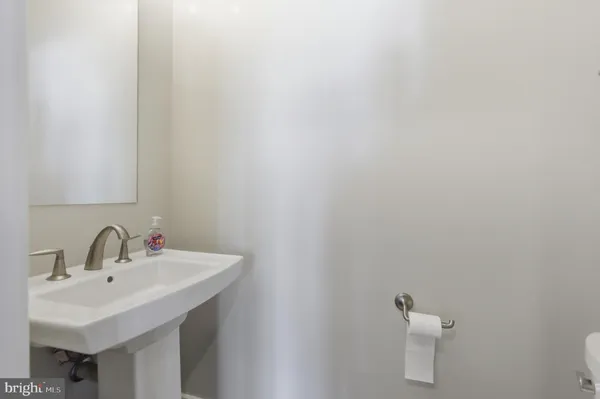 $4,500 | 725 Parkside Place Northeast, Washington, DC 20019