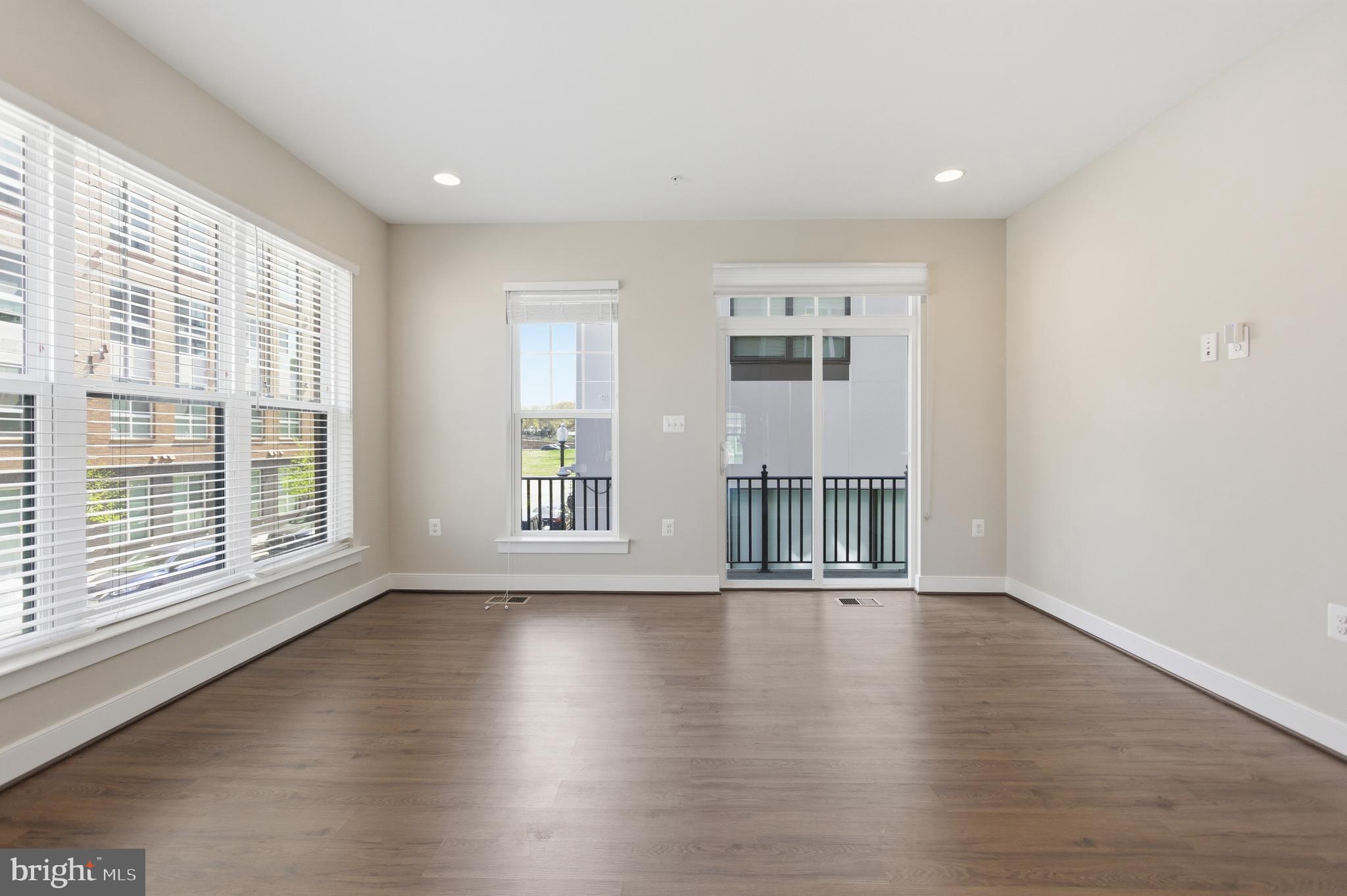 725 Parkside Place Northeast Washington, DC 20019 - Photo 4 of 29