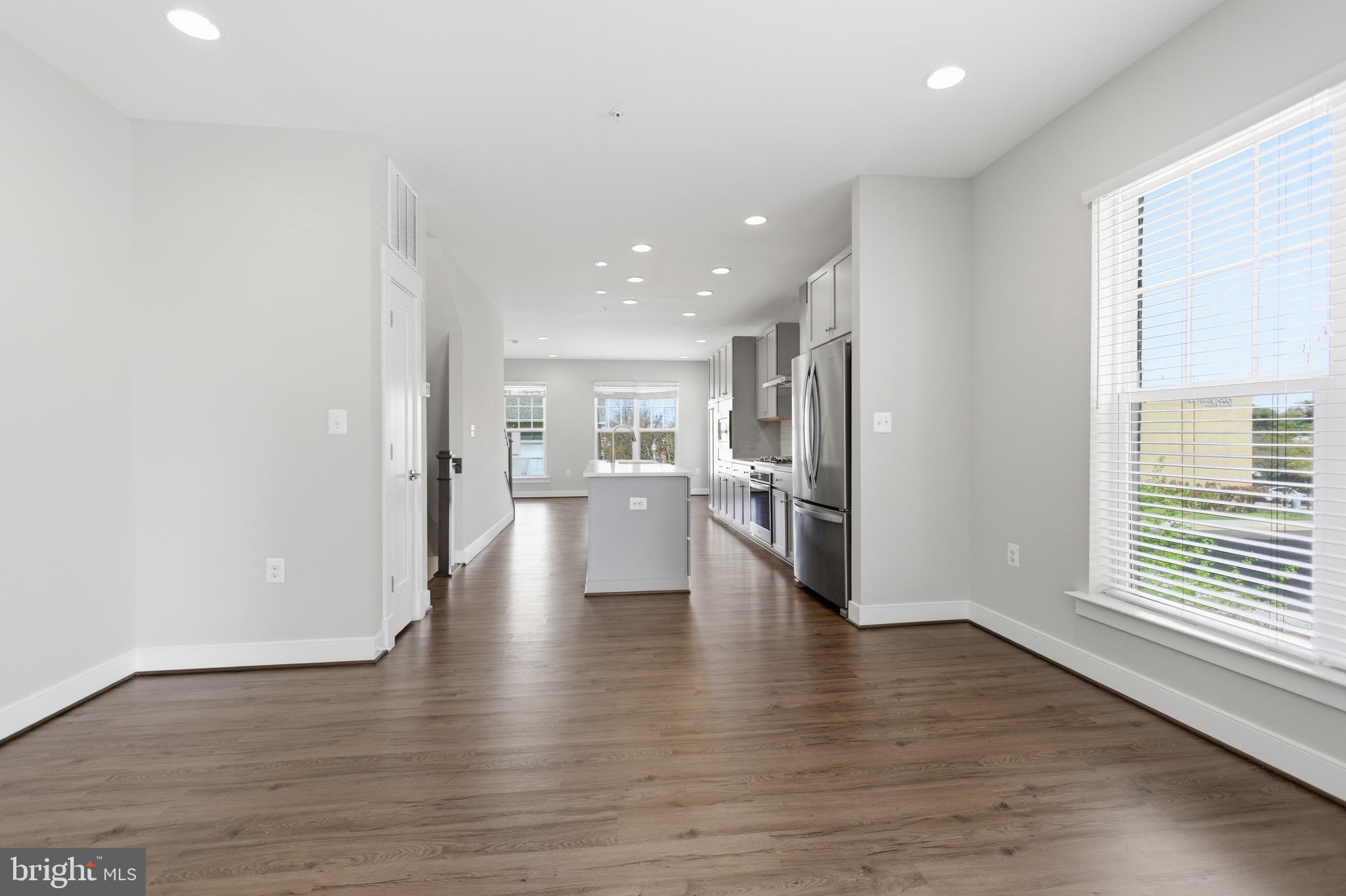 725 Parkside Place Northeast Washington, DC 20019 - Photo 5 of 29
