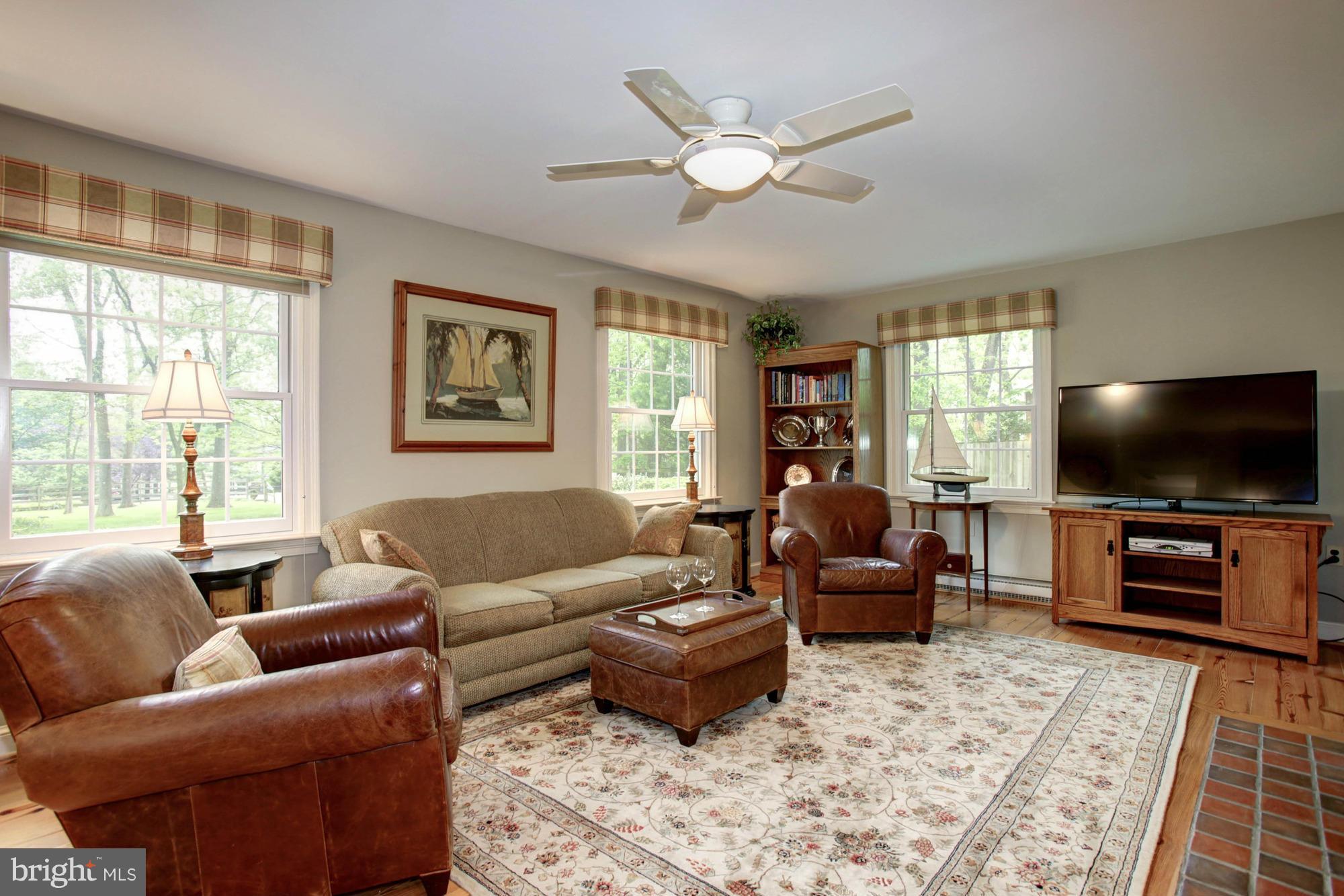 9717 Clarks Crossing Road Vienna, VA 22182 - Photo 14 of 27 Family Room
