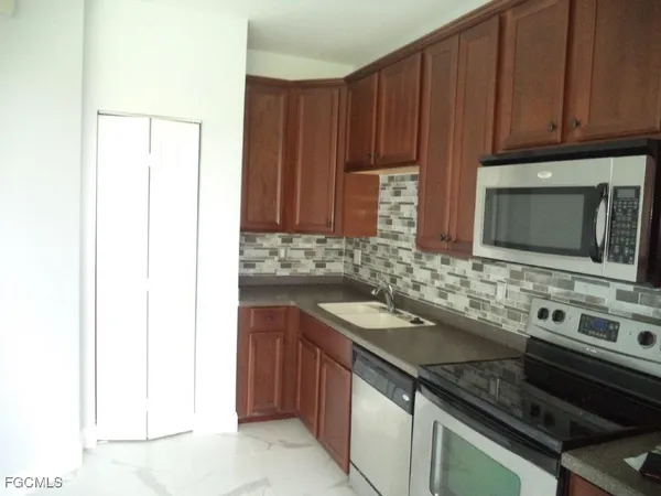 $2,250 | 2447 Laurentina Lane, Cape Coral, FL 33909