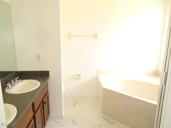 $2,250 | 2447 Laurentina Lane, Cape Coral, FL 33909