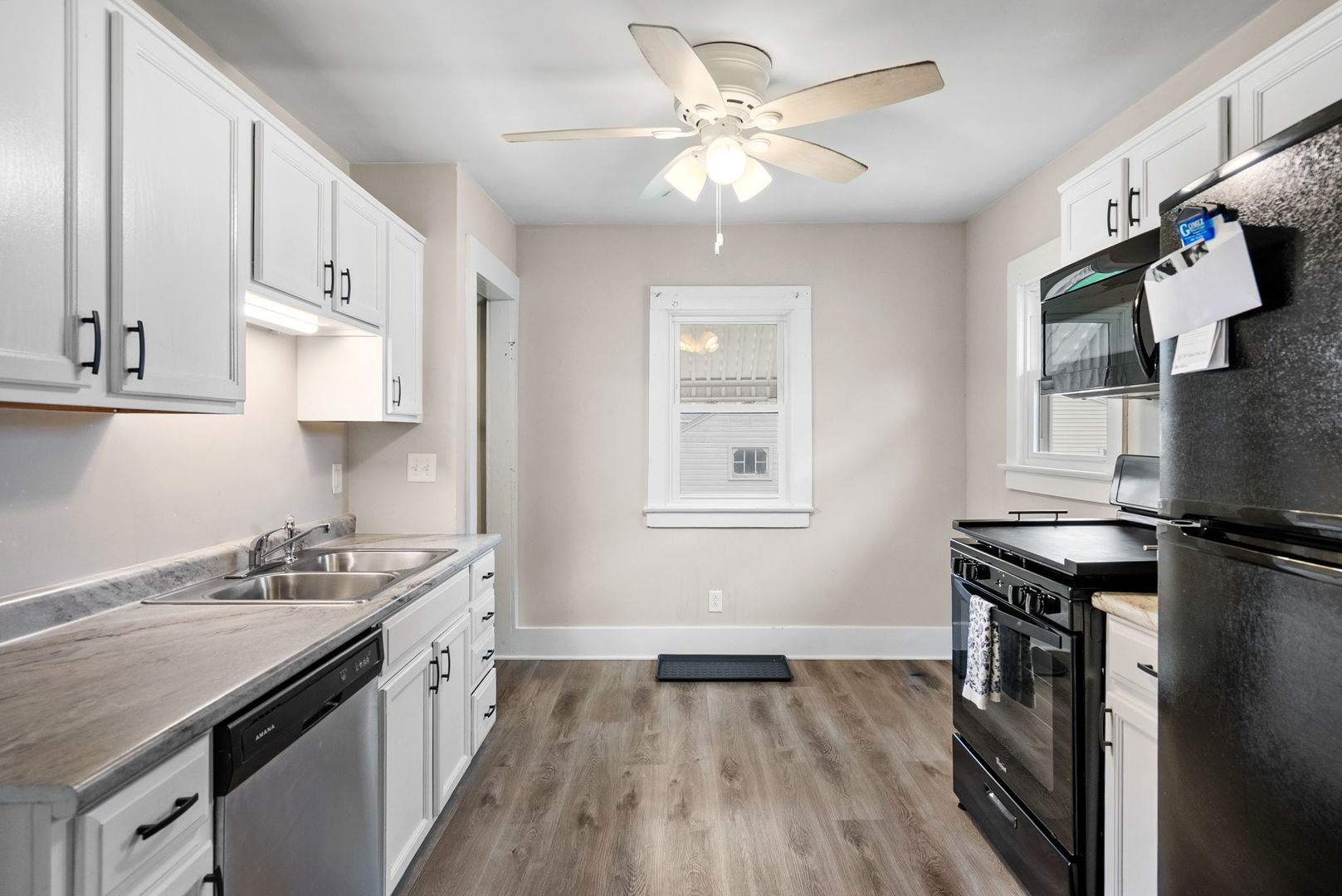 417 9th Street Silvis, IL 61282 - Photo 3 of 10