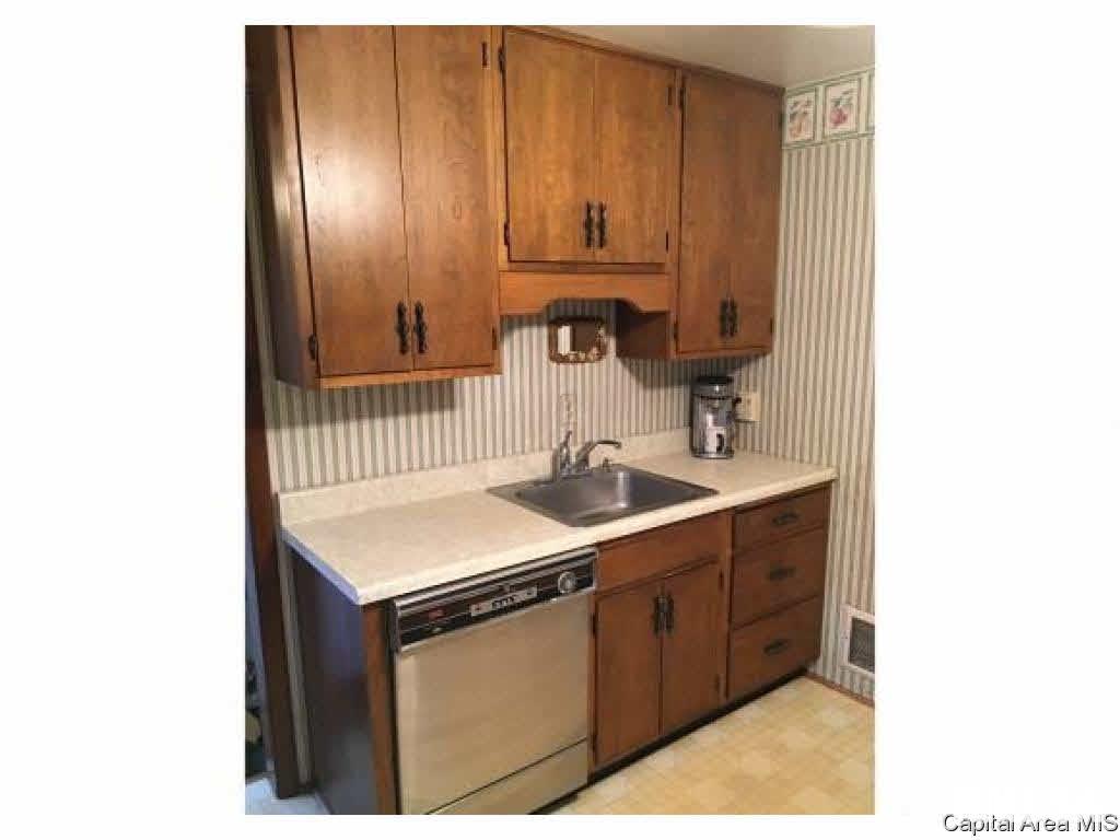 1808 North 19th Street Springfield, IL 62702 - Photo 4 of 14
