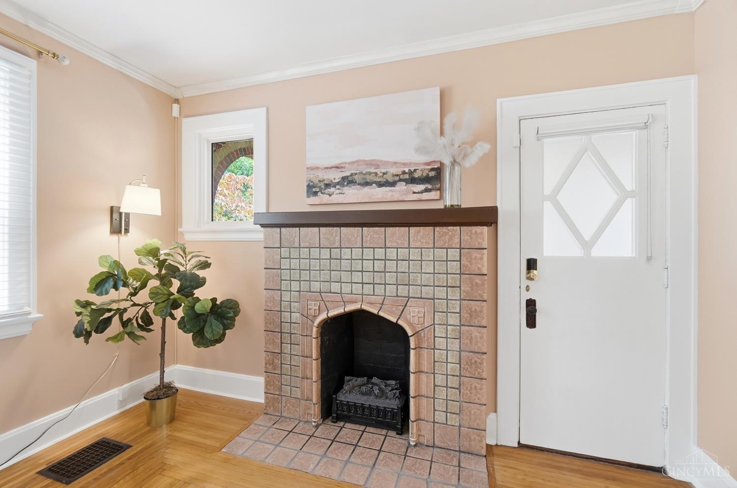 4939 Ralph Avenue Cincinnati, OH 45238 - Photo 4 of 31 Gallery Image 4