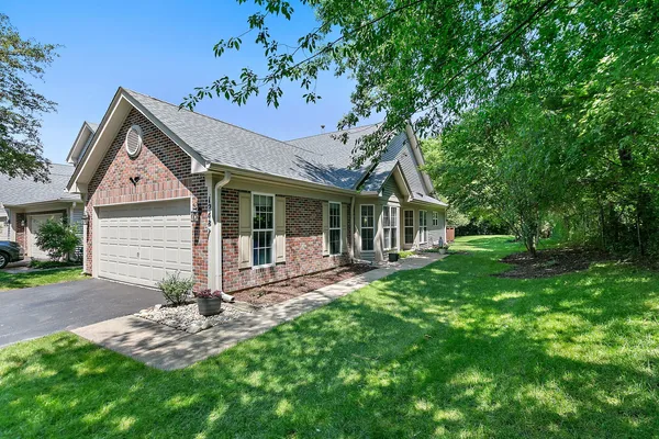 $325,000 | 1248 Coldspring Road, Elgin, IL 60120