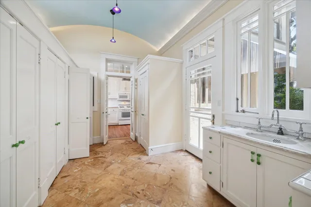 $1,100,000 | 2614 Stanford Street, Houston, TX 77006