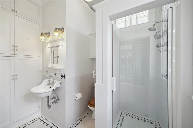 $1,100,000 | 2614 Stanford Street, Houston, TX 77006