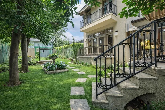 $1,100,000 | 2614 Stanford Street, Houston, TX 77006