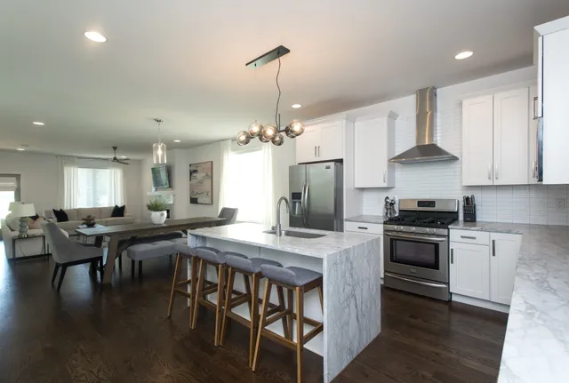 $3,695 | 1708 A Neal Terrace, Nashville, TN 37203