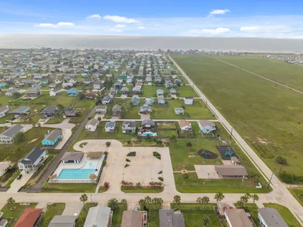 $450,000 | 16708 Cabeza De Vaca, Jamaica Beach, TX 77554