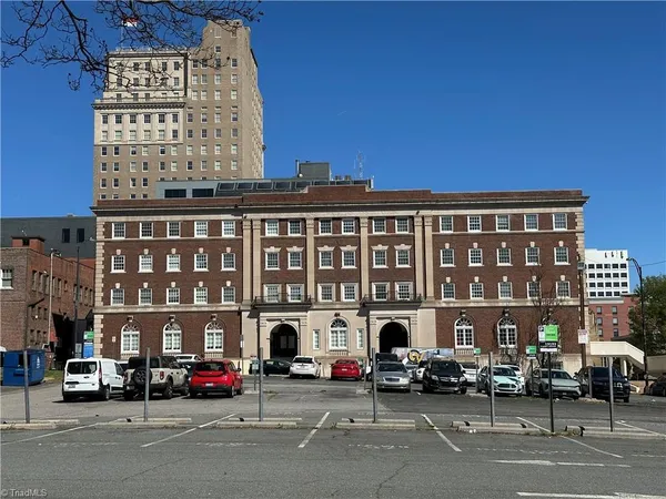 $227,500 | 315 North Spruce Street, Unit 301, Winston-Salem, NC 27101