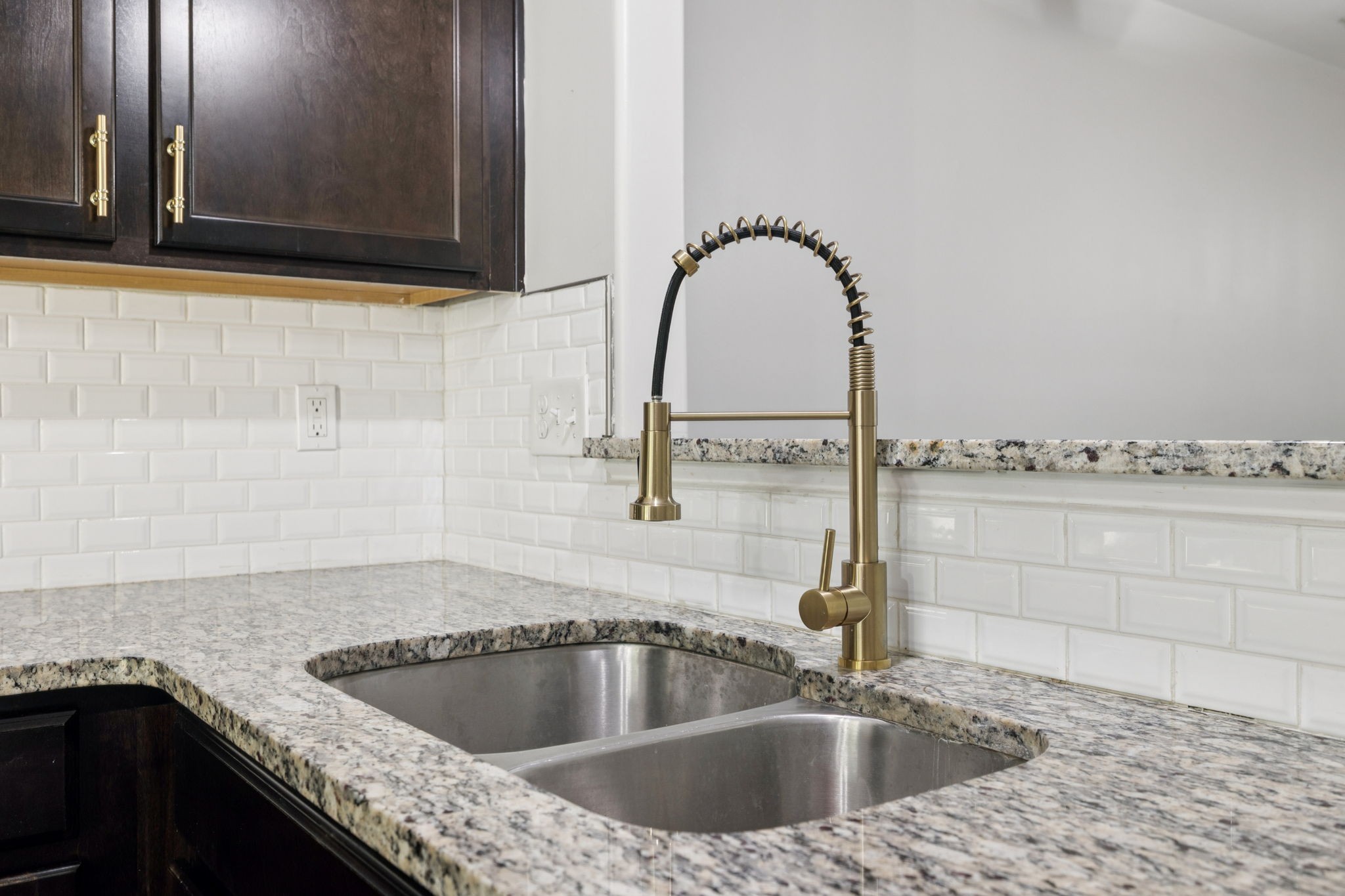 102 Cobblestone Pl Drive Goodlettsville, TN 37072 - Photo 8 of 15 a kitchen with a sink and a mirror