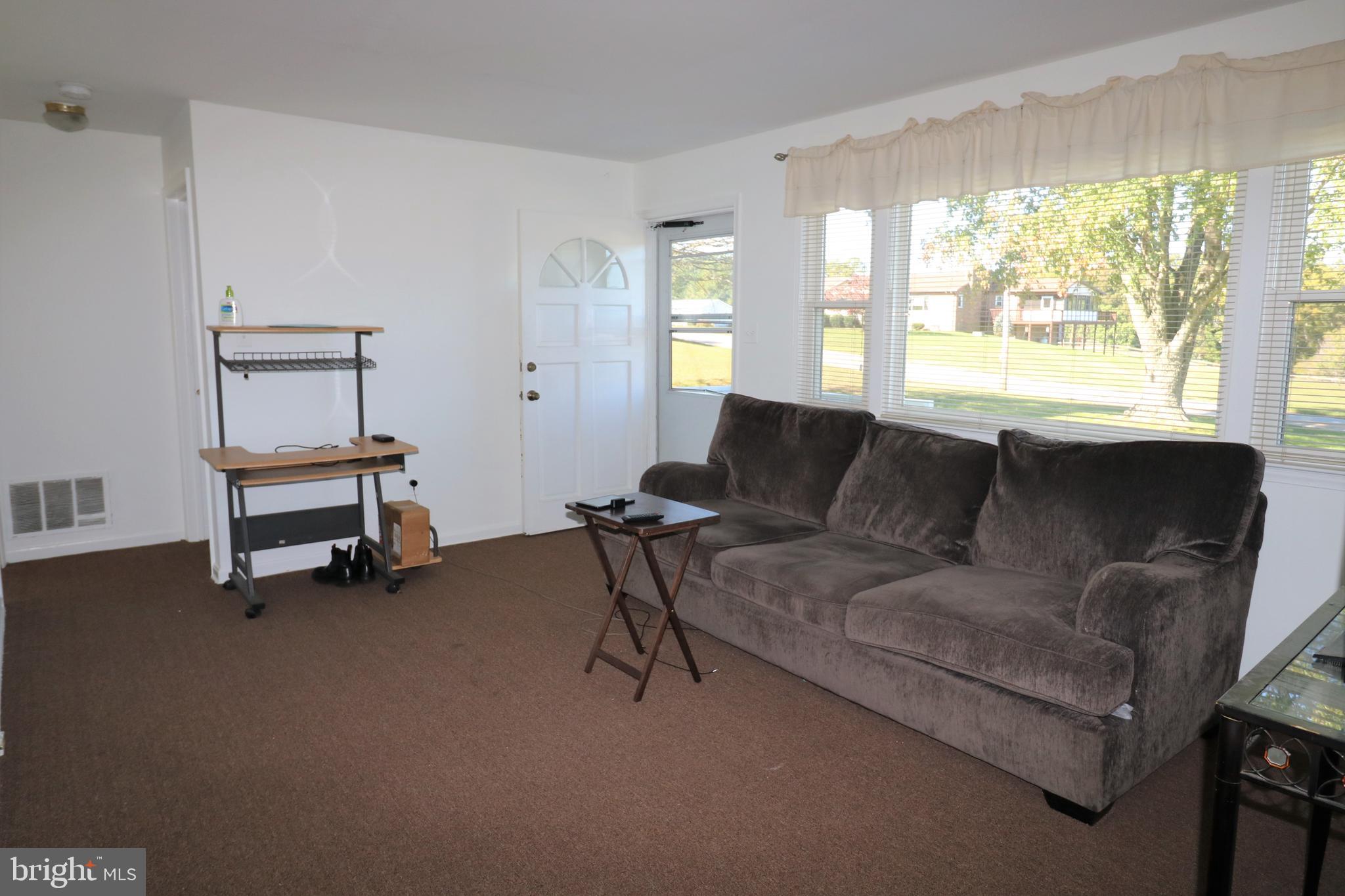 2312 Smoky Road Huntingtown, MD 20639 - Photo 15 of 55 Main level living room!