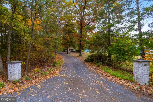 $320,000 | 40 Spillway Drive, Alloway, NJ 08001