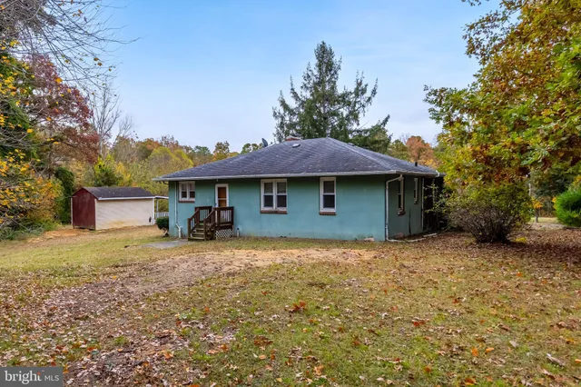 $320,000 | 40 Spillway Drive, Alloway, NJ 08001