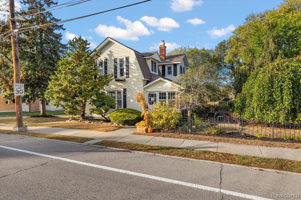 5815 Chicago Road Warren, MI 48092 - Photo 3 of 47