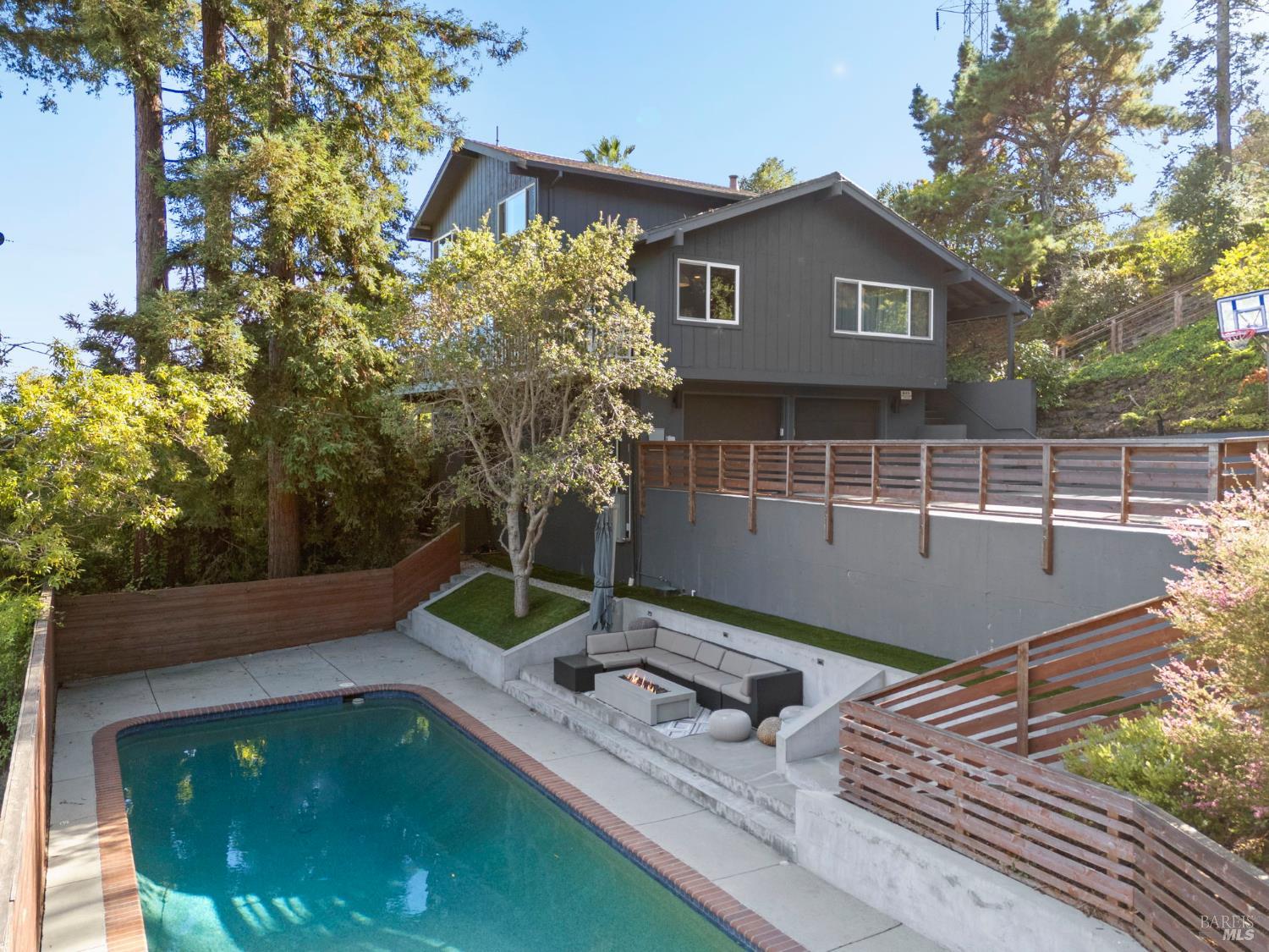 48 Junipero Serra Avenue San Rafael, CA 94901 - Photo 3 of 56