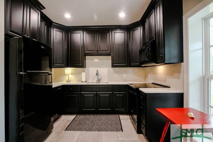 560 Tivoli Trail Road Richmond Hill, GA 31324 - Photo 32 of 48 Full Kitchen with refrigerator, stove, dishwasher & microwave