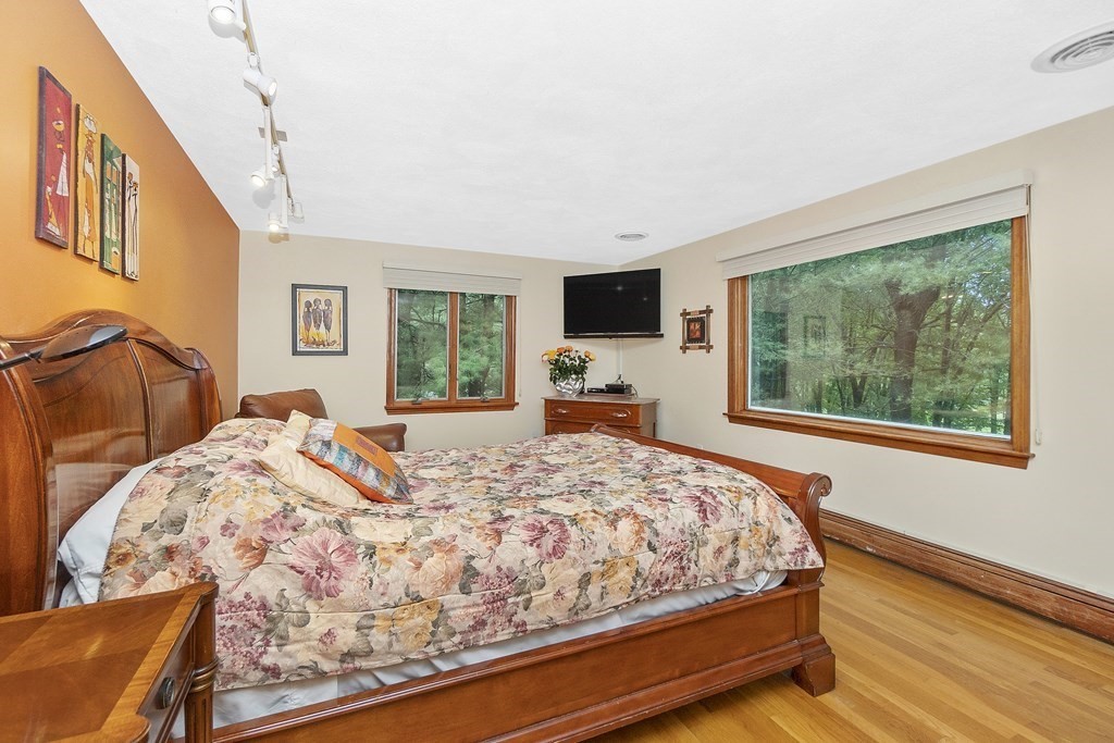 35 Baskin Road Lexington, MA 02421 - Photo 13 of 39