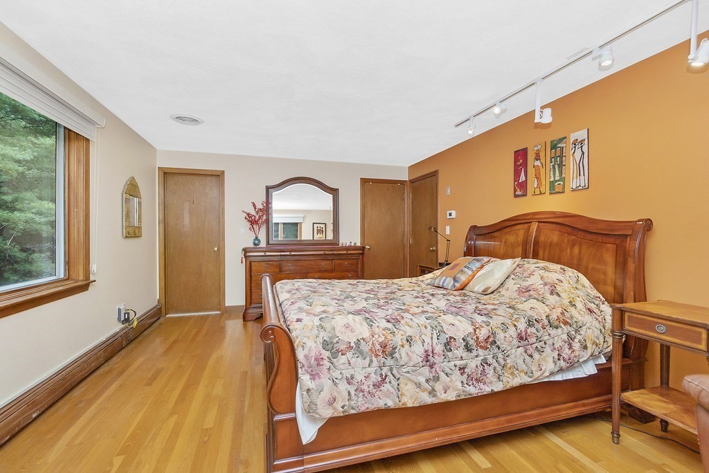 35 Baskin Road Lexington, MA 02421 - Photo 14 of 39
