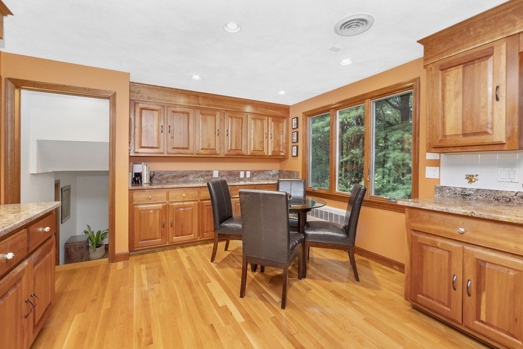 35 Baskin Road Lexington, MA 02421 - Photo 5 of 39
