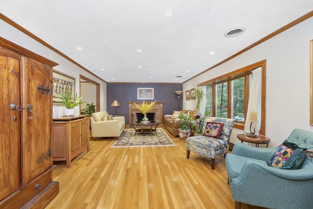 35 Baskin Road Lexington, MA 02421 - Photo 7 of 39