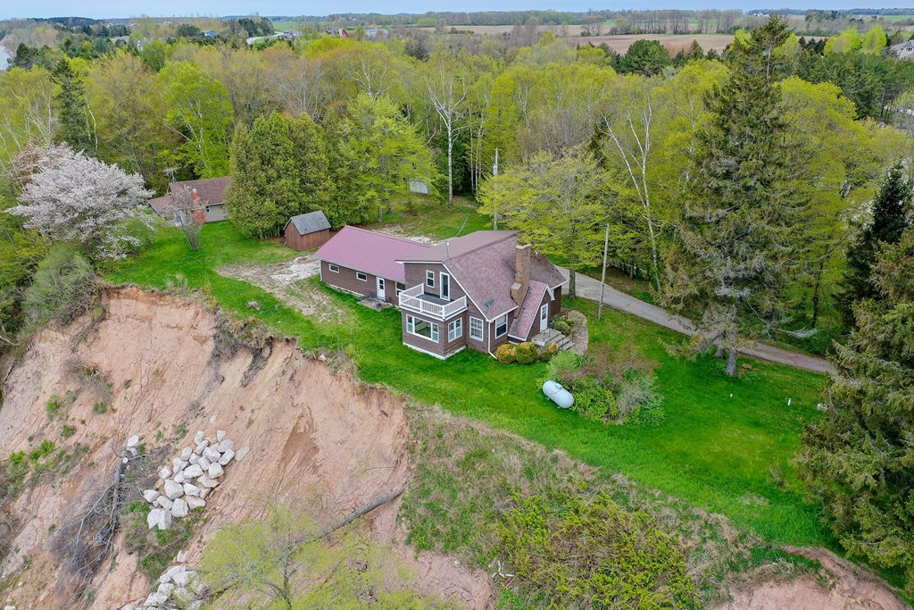 2890 North Lakeshore Road Kewaunee, WI 54216 - Photo 27 of 39